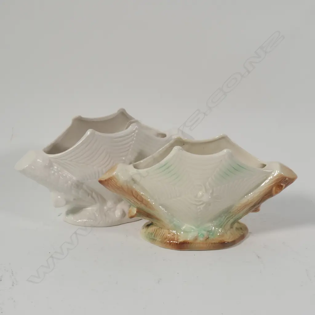 2 TITIAN STUDIOS SPIDER WARE VASES ONE A/F H 110 MM Image 1++