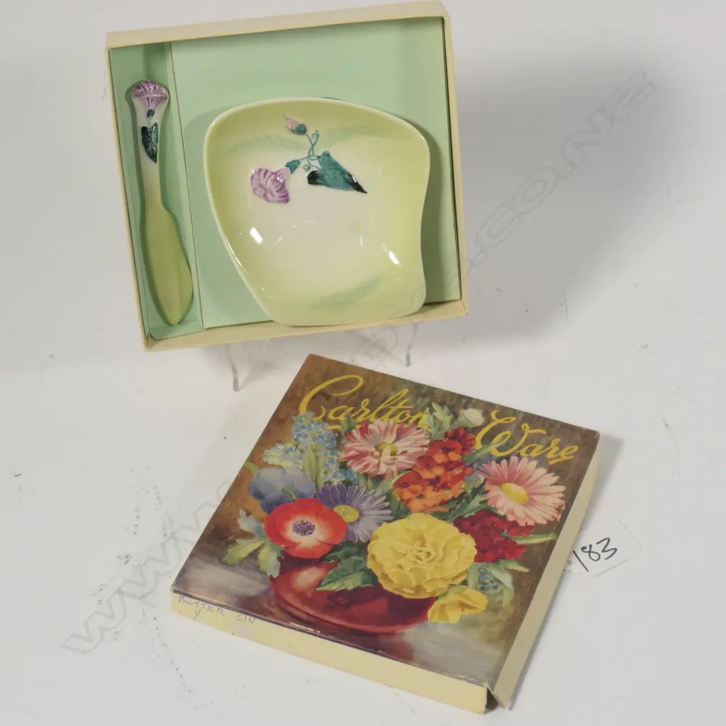 BOXED CARLTON WARE BUTTER KNIFE AND KNIFE Image 1++