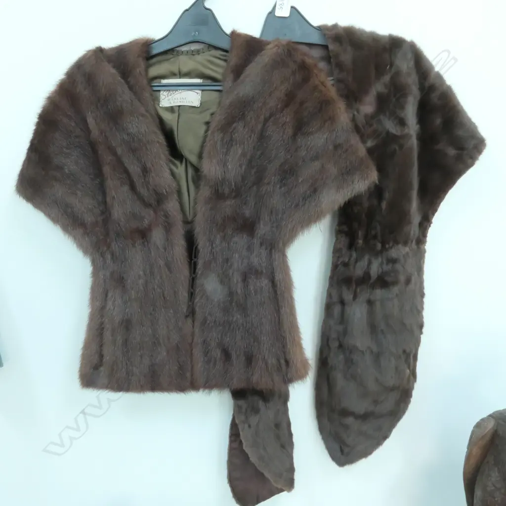 2 VINTAGE FUR STOLES Image 1++