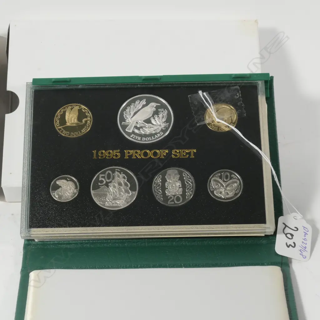 BOXED N.Z PROOF 1995 COIN SET Image 1++
