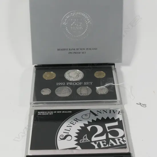 BOXED N.Z PROOF 1992 COIN SET