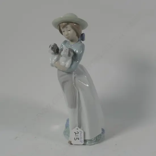 NAO FIGURE OF A YOUNG GAIL WITH 2 PUPPY'S H 250 MM