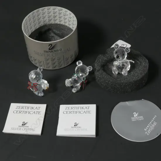 SWAROVSKI BOXED TEDDY BEARS X 3 H 40 MM