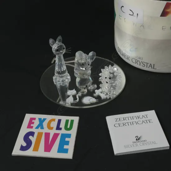 SWAROVSKI BOXED CAT/MOUSE/HEDGEHOG ON MIRRORED STAND D 10 MM