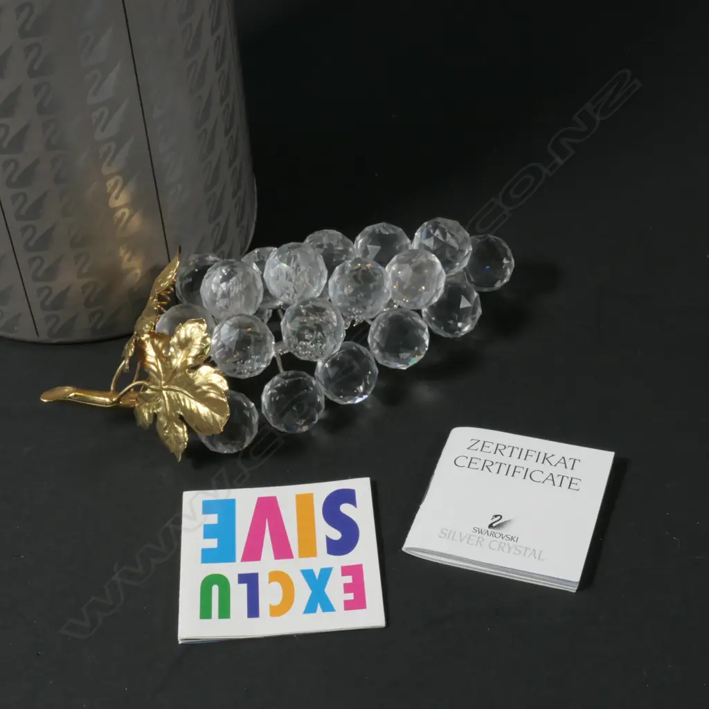 SWAROVSKI BOXED BUNCH OF GRAPES H 160 MM Image 1++