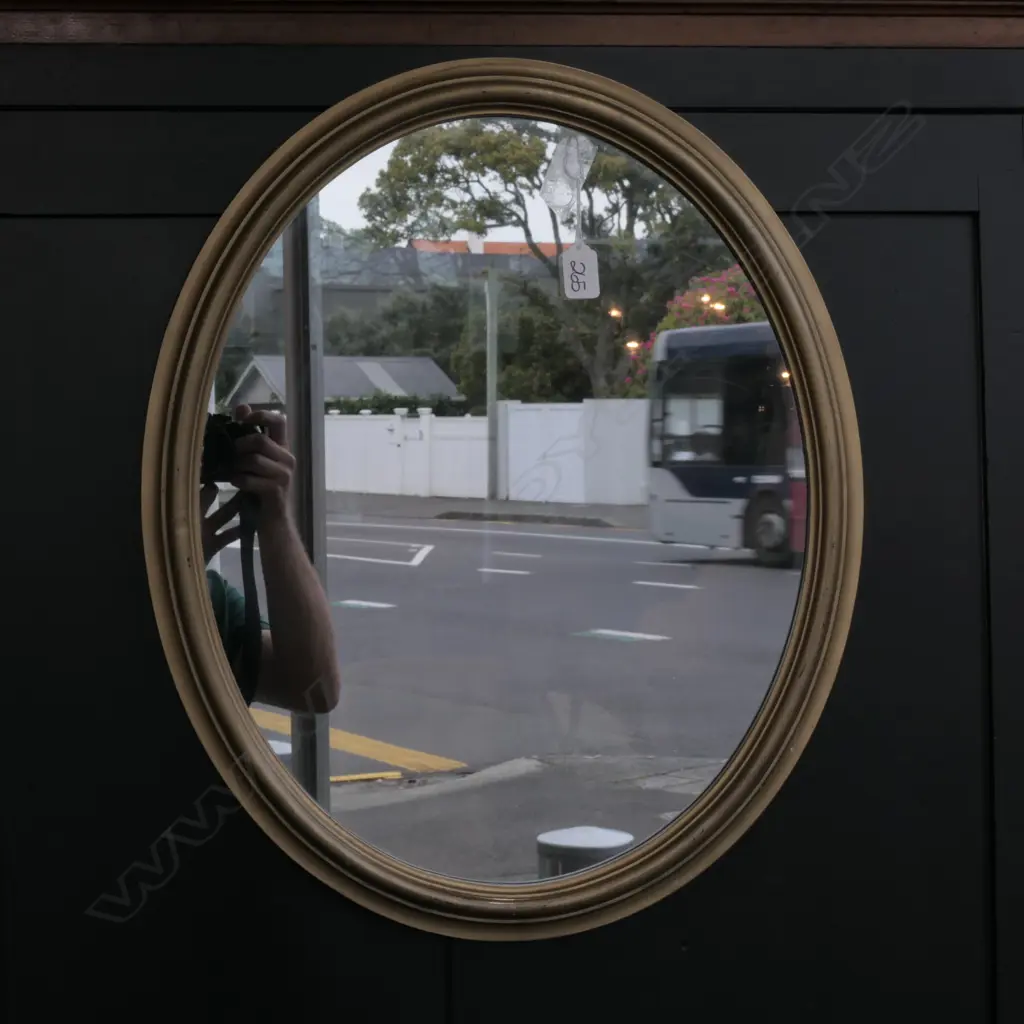 GILT OVAL MIRROR Image 1++