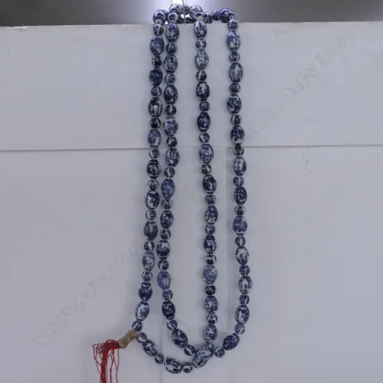 CHINESE BLUE & WHITE BEAD NECKLACE.1400mm LENGTH