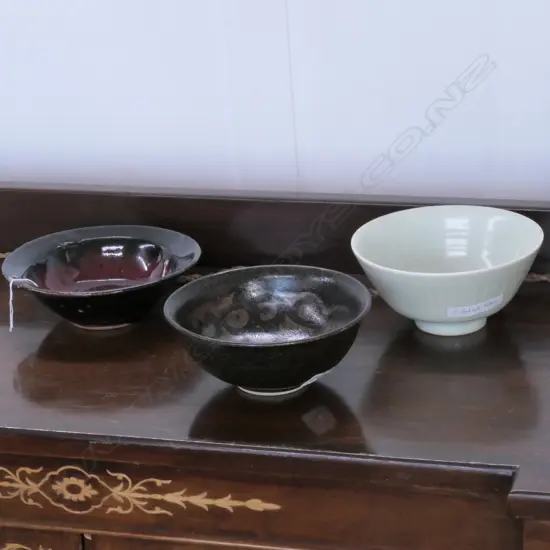 3 NZ STUDIO POTTERY BOWLS; GRAEME STORM....