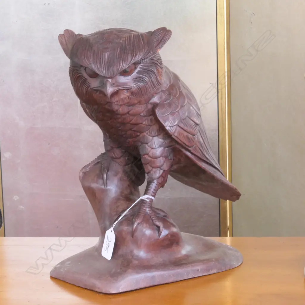 FINELY CARVED WOODEN OWL SCULPTURE Image 1++