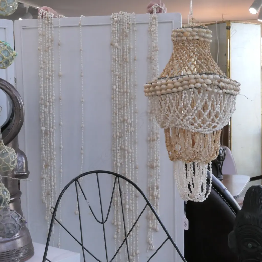 VINTAGE SHELL LIGHT FITTING AND DOOR SCREEN Image 1++