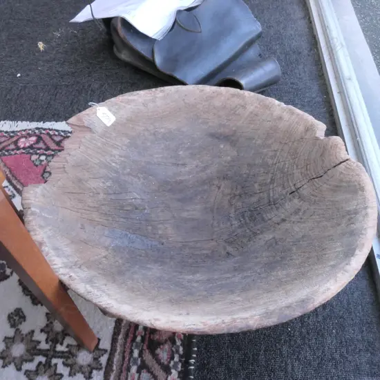 19TH CENTURY VINTAGE FIJIAN KAVA BOWL SHOWING AGE AND DAMAGE TO ALL FOUR FEET 500MM DIA