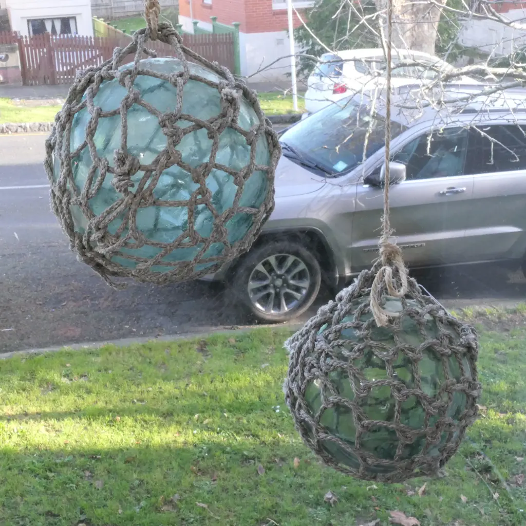 PR OLD GLASS FISHING FLOATS WITH NETTING Image 1++