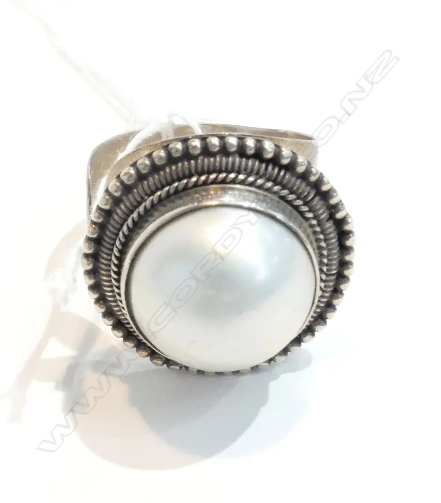 LGE REAL PEARL & SILVER DRESS RING IN GOLD BOX Image 1++