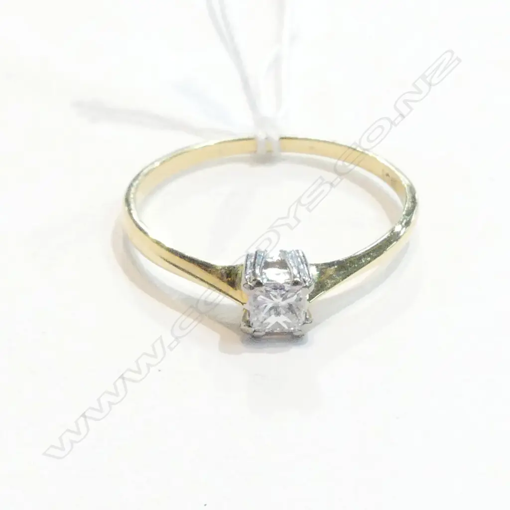 18CT GOLD 0.25CT PRINCESS CUT DIAMOND SOLITAIRE RING Image 1++