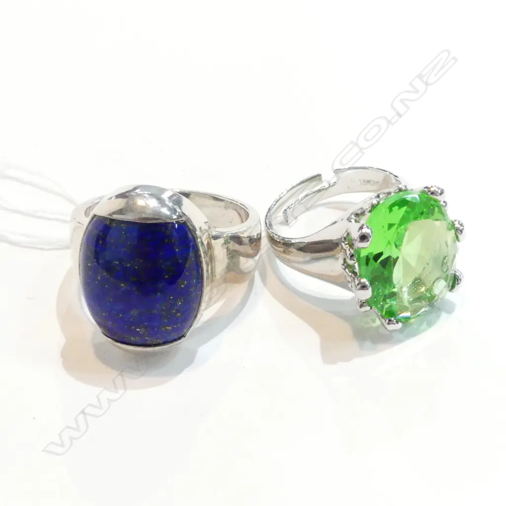 2 RINGS; LGE GREEN STONE & LAPIS LAZULI SILVER RING Image 1++