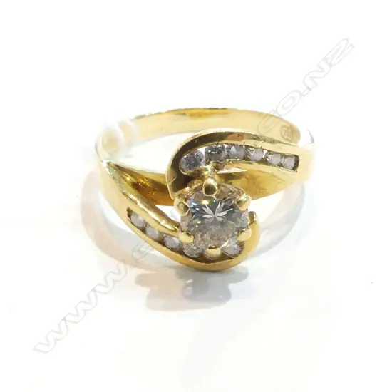 18CT DECO STYLE DIAMOND RING 3.1gms