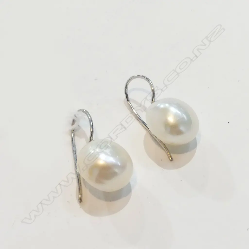 PR LGE PEARL EARRINGS SILVER HOOKS Image 1++