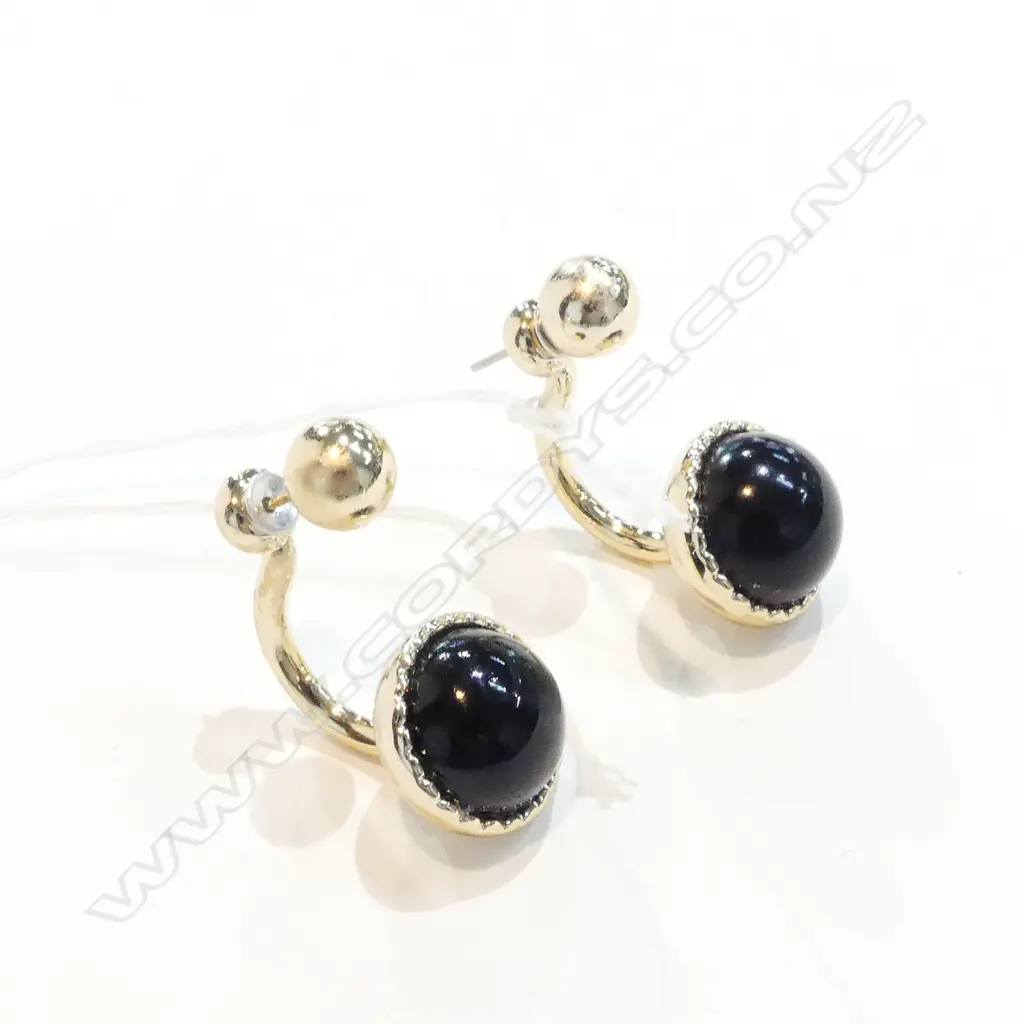 ONYX G/P UNDER/OVER EARRINGS Image 1++