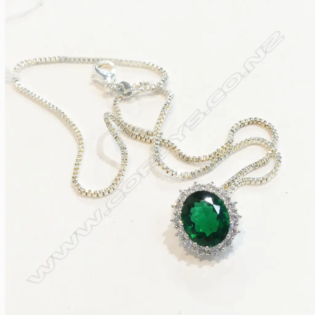 CREATED EMERALD/DIAMOND PENDANT CHAIN A.F Image 1++