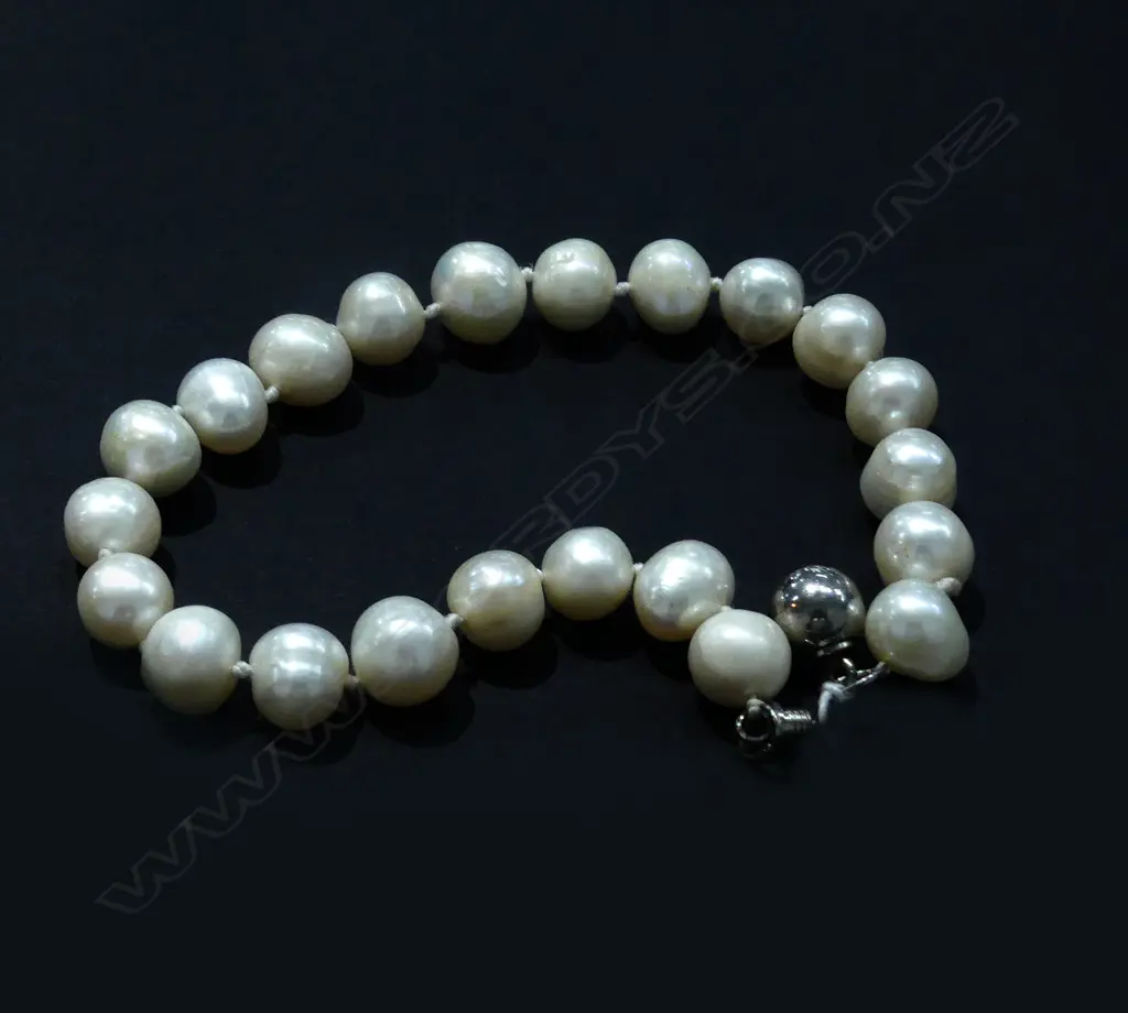 F.W. PEARL BRACELET Image 1++