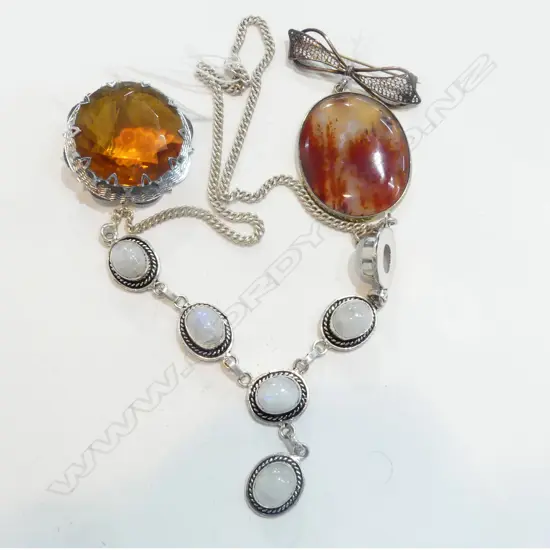 3 JEWELLERY ITEMS; SILVER MOONSTONE NECKLACE +