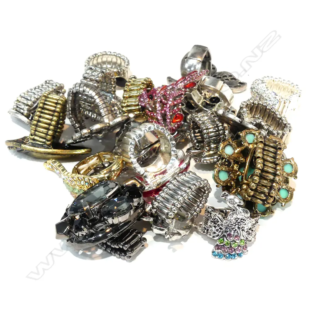 COSTUME JEWELLERY 20 X RINGS Image 1++