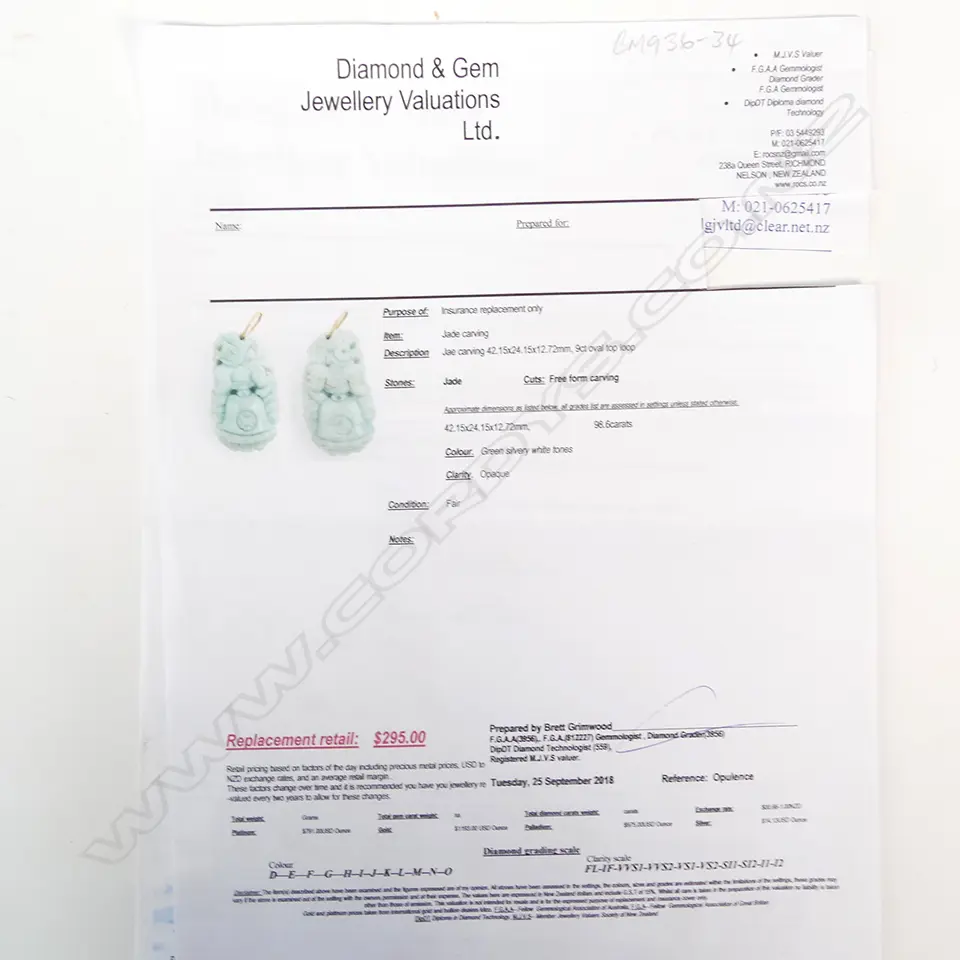 JADE PENDANT 9ct GOLD FITTING. VALUATION ATTACHED Image 1++