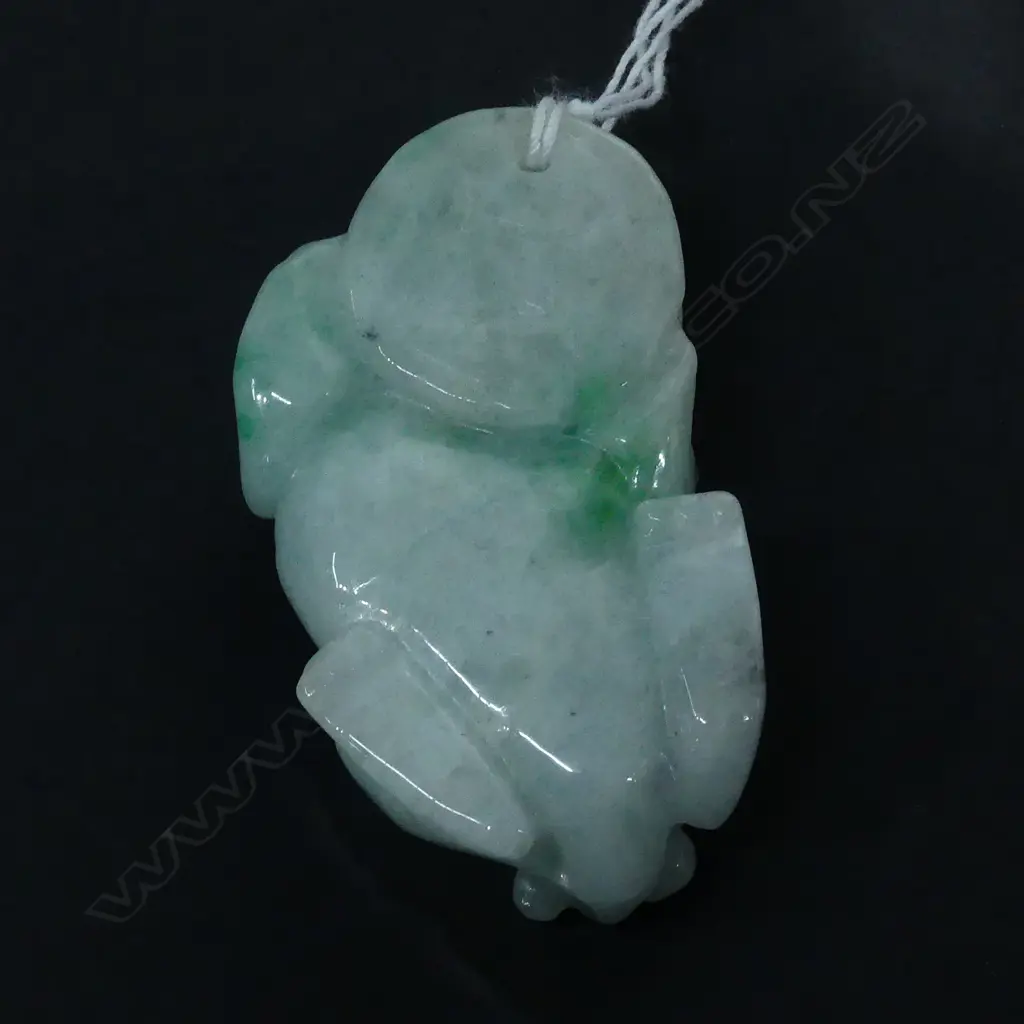 CHINESE JADEITE  WHITE/GREEN ANIMAL/SHISHI Image 1++
