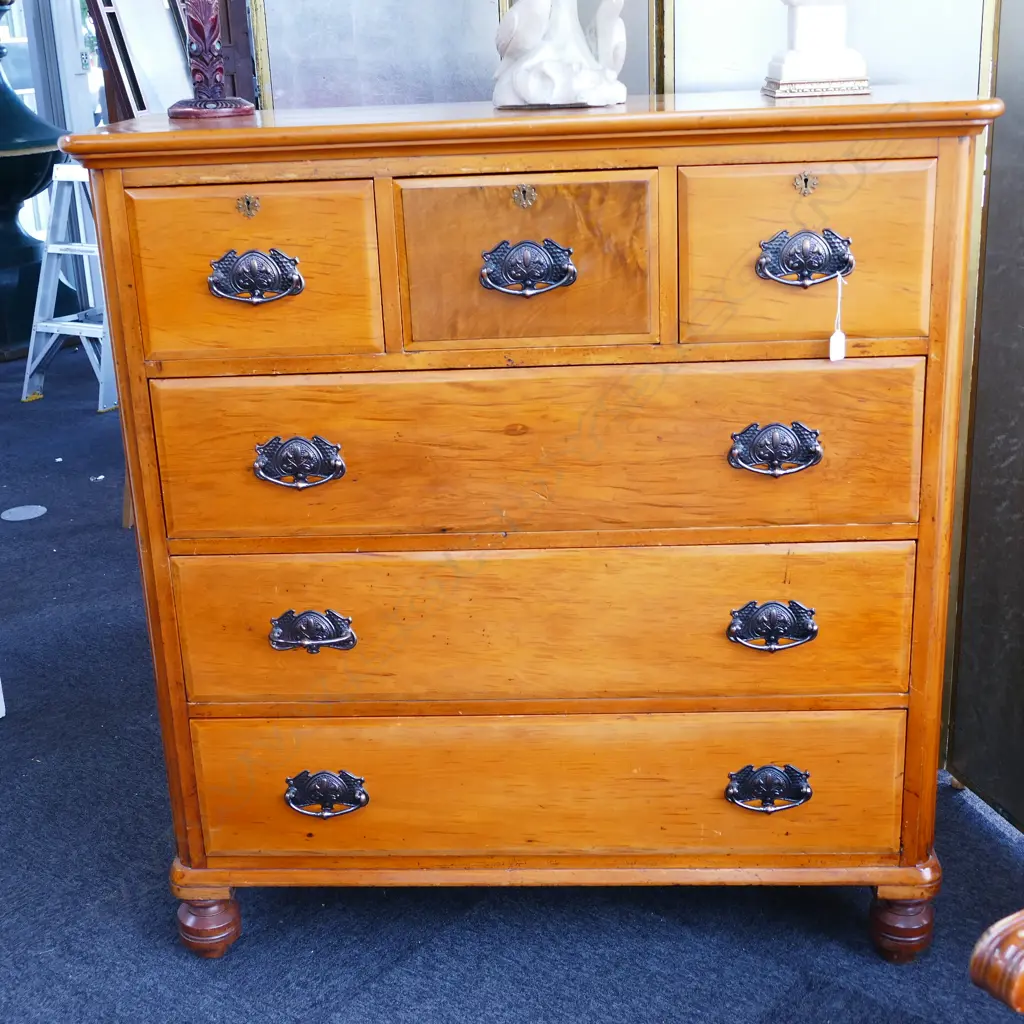 KAURI COLONIAL SCOTCH CHEST H 1220 MM Image 1++