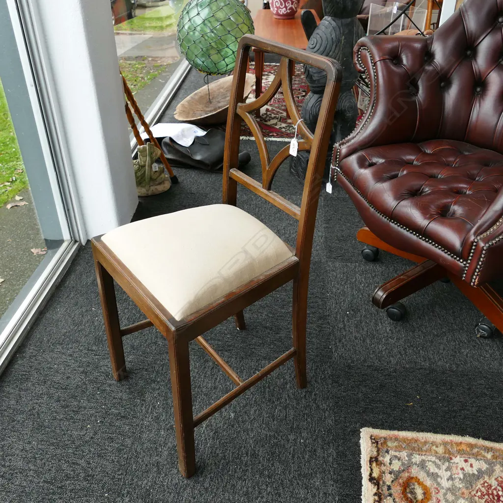 VICT. HALL CHAIR  Image 1++