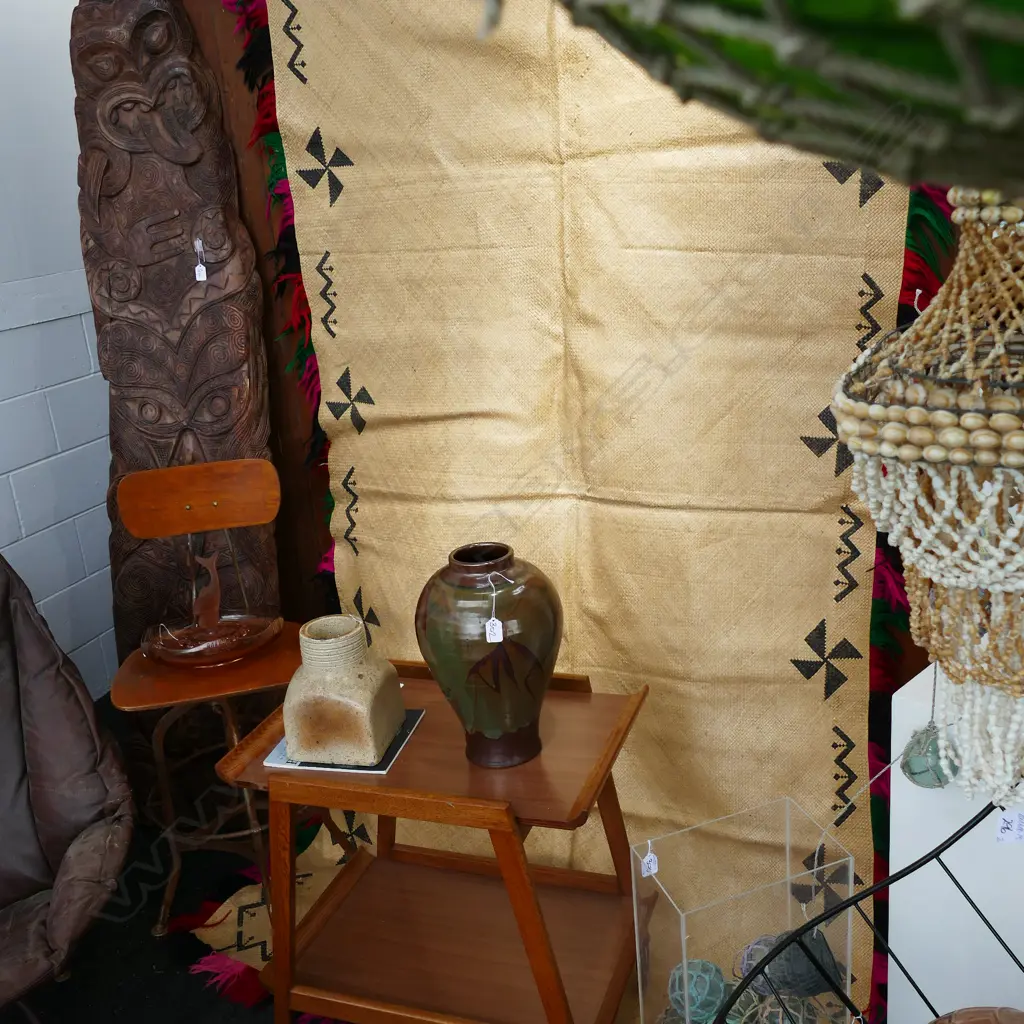 LGE VINTAGE PACIFIC IS WOVEN MAT BLACK HIGHLIGHTS.... Image 1++