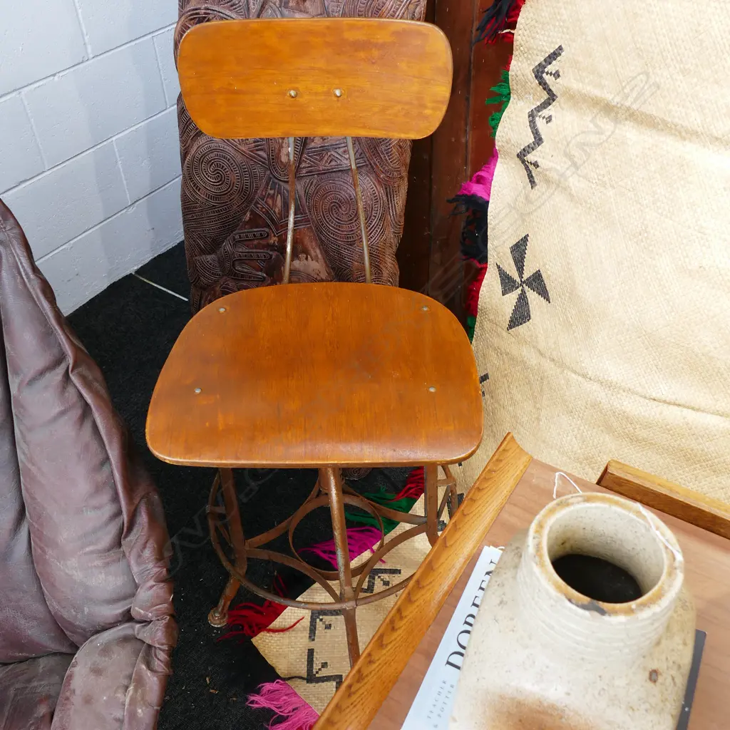 VINTAGE TOLEDO DRAFTING / LAB TECHNICIANS STOOL 1000MM H Image 1++