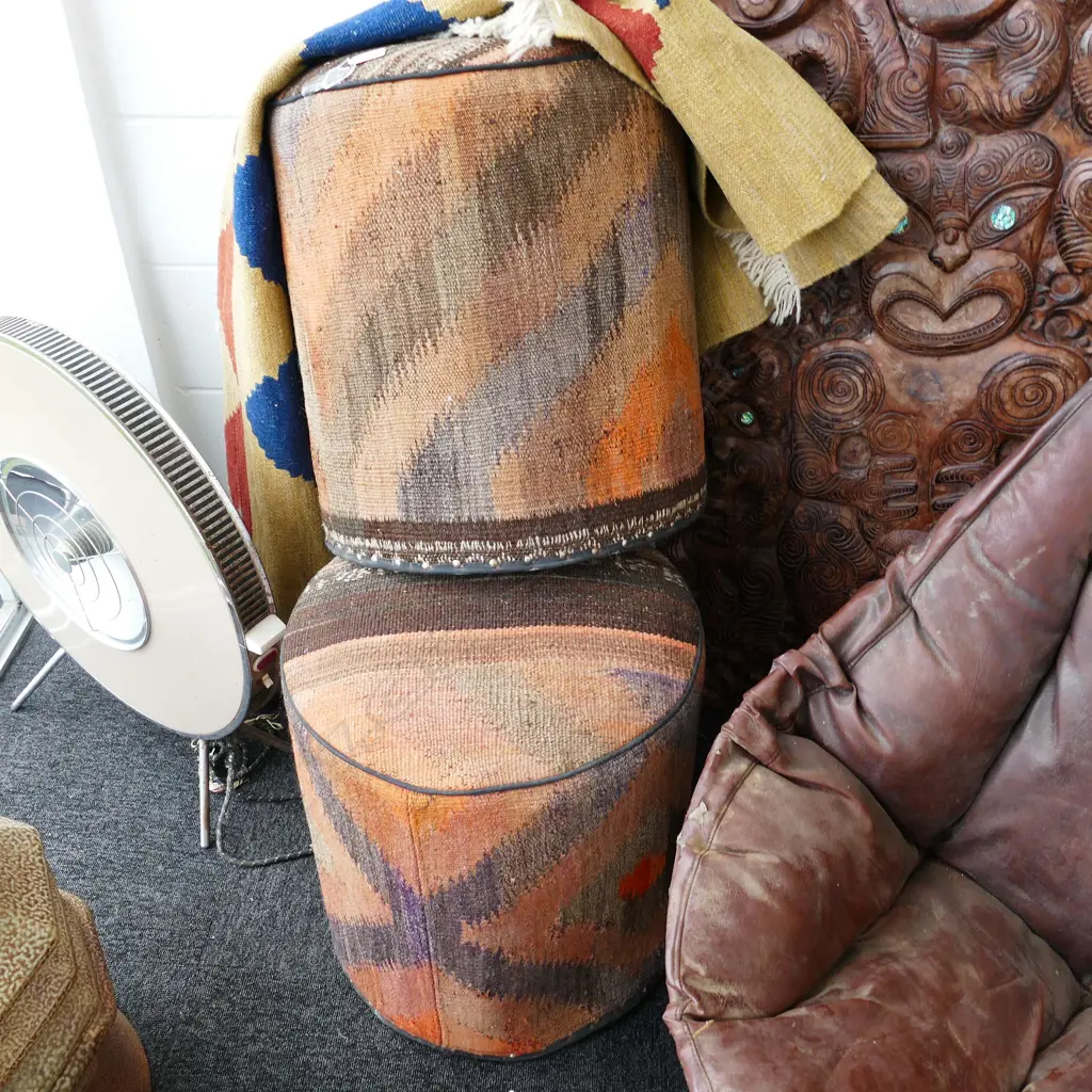 PAIR KELIM COVERED OTTOMAN Image 1++