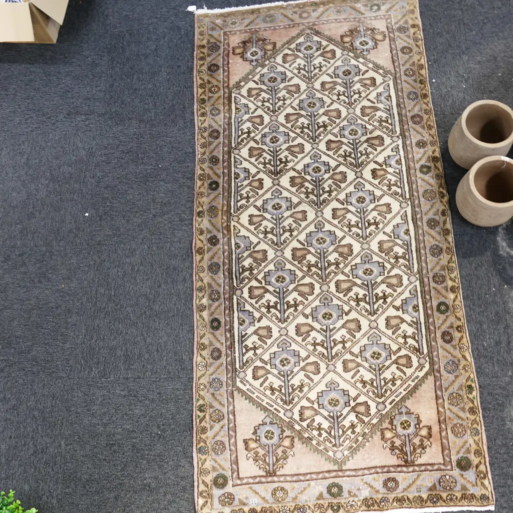 BROWN IRANIAN ARDABIL HAND KNOTTED RUG 2020MM L 930MM W Image 1++