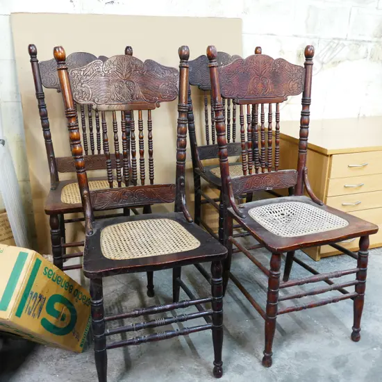 SET 4 EARLY 20THC SPINDLE BACK CHAIRS