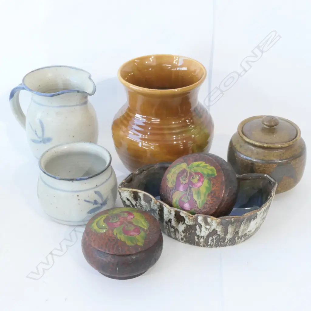 EARLY CROWN LYNN VASE AND ASST. POTTERY Image 1++