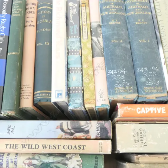 LOT ASST N.Z INTEREST BOOKS