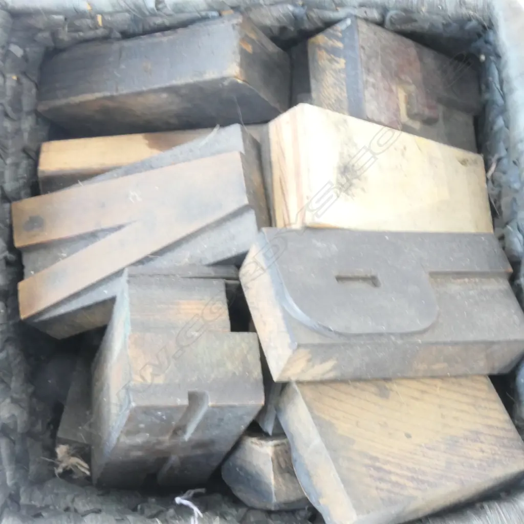 SEL. LGE/MED. PRINTERS WOODEN LETTERS  Image 1++