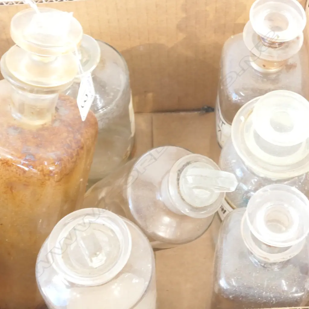 10 VINTAGE GLASS PHARMACY BOTTLES MED/LGE Image 1++