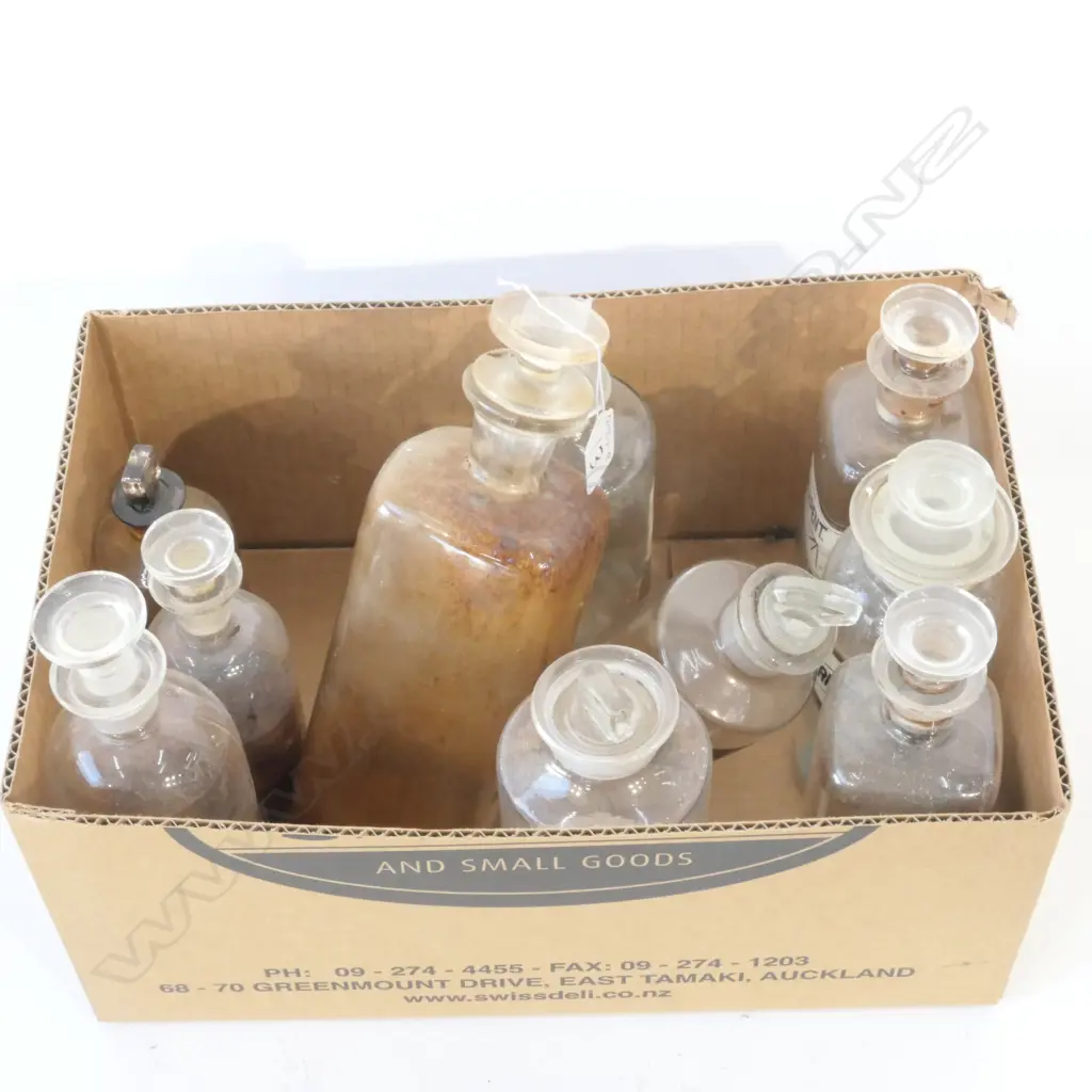 10 VINTAGE GLASS PHARMACY BOTTLES MED/LGE Image 1++
