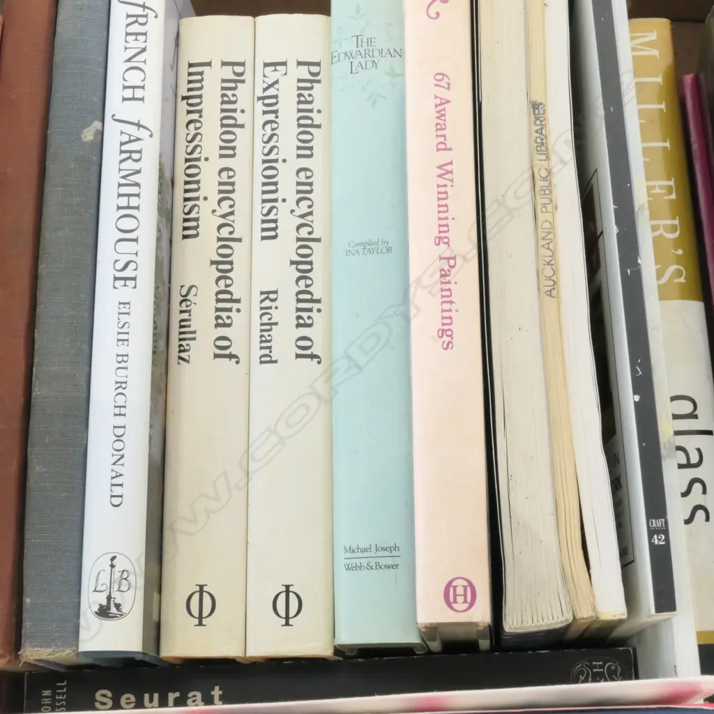 LOT ASST ART AND ANTIQUE BOOKS Image 1++