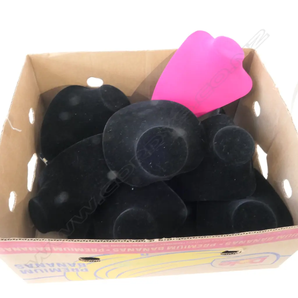 LG LOT OF VELVET/FLOCKED JEWELLERY DISPLAYS Image 1++