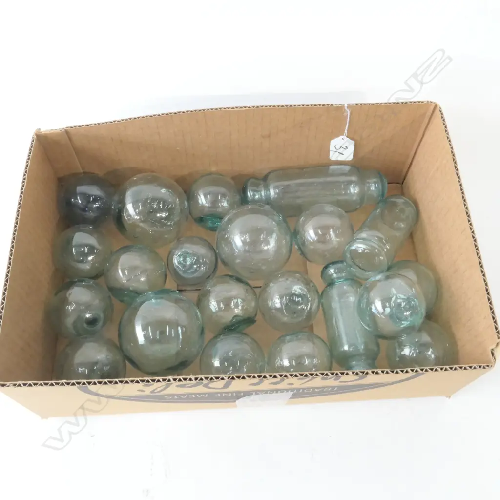 BOX 21 OLD SMALL GLASS FISHING NET FLOATS Image 1++