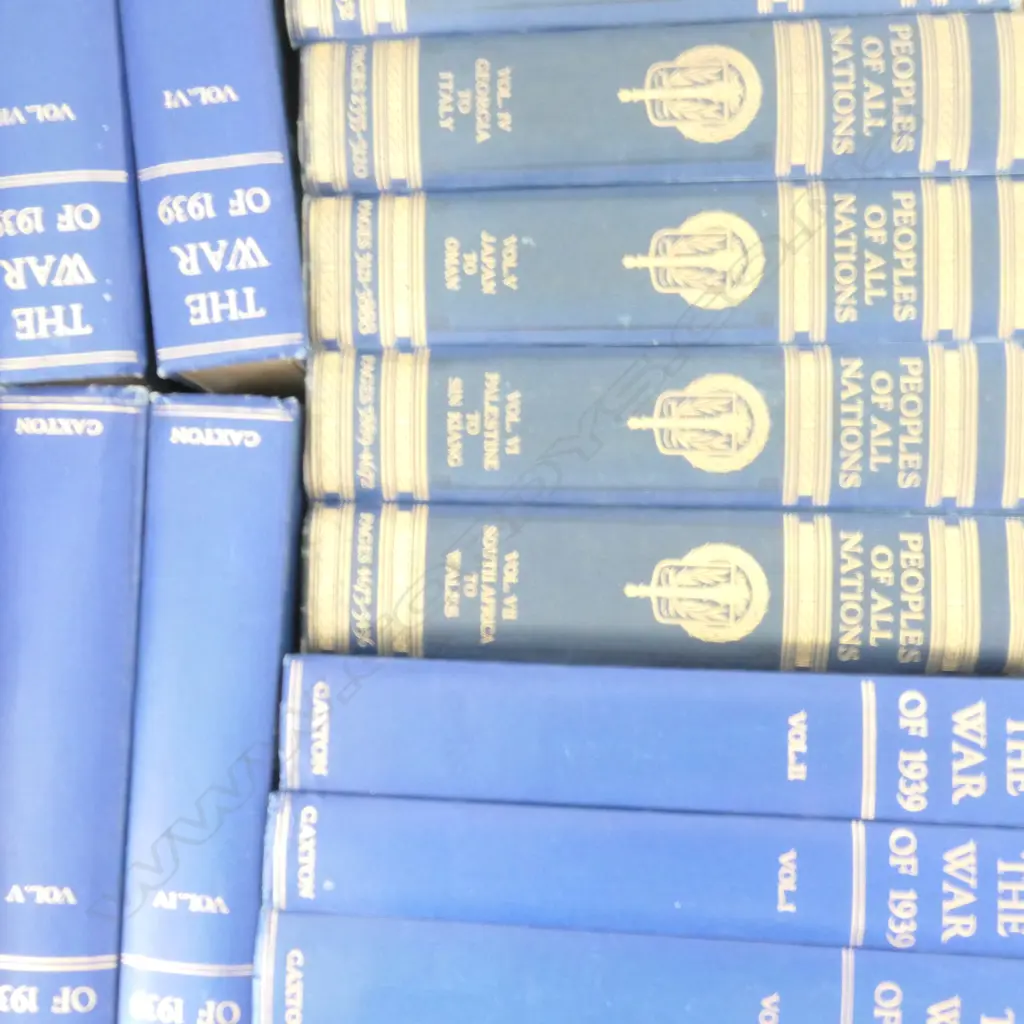 LOT AST BOOKS THE WAR ETC Image 1++