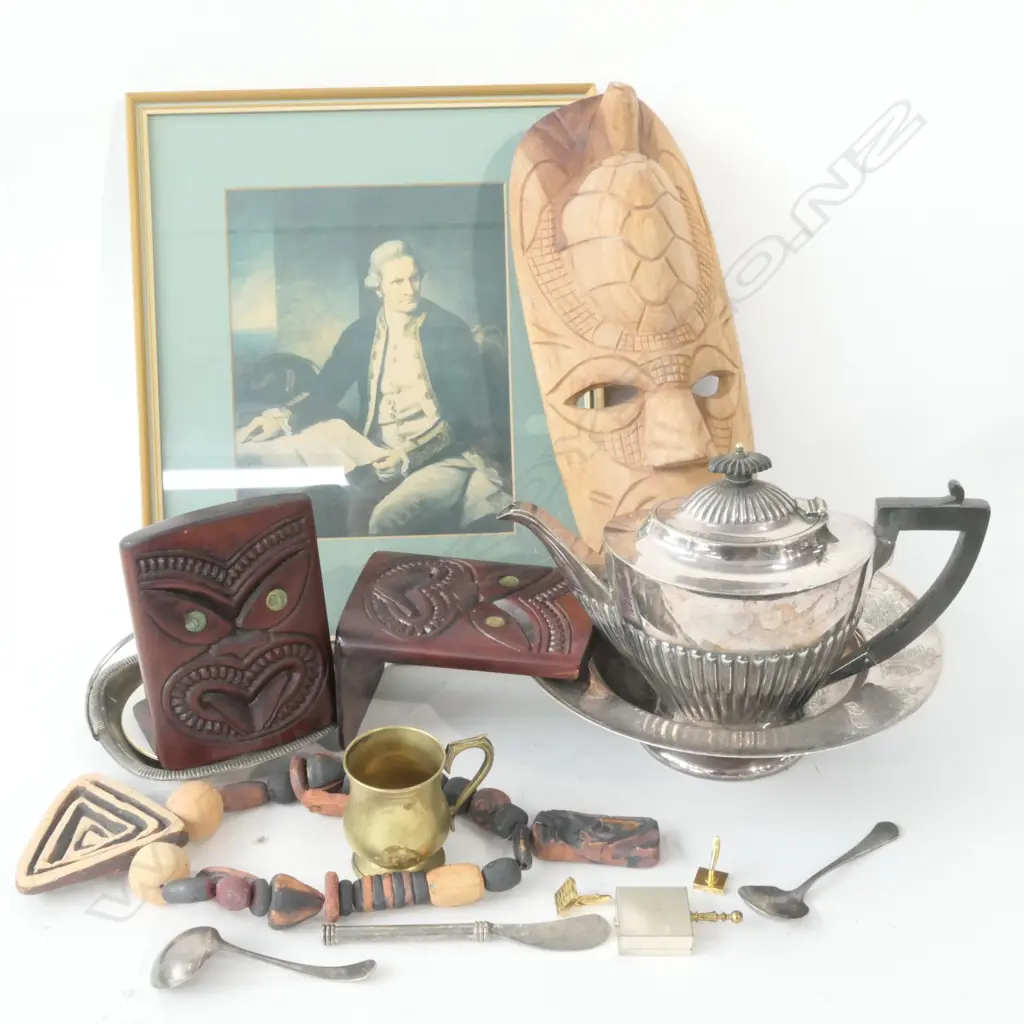 BOX S/PLATE-MAORI BOOKENDS-CARVING-NECKLACE ETC Image 1++