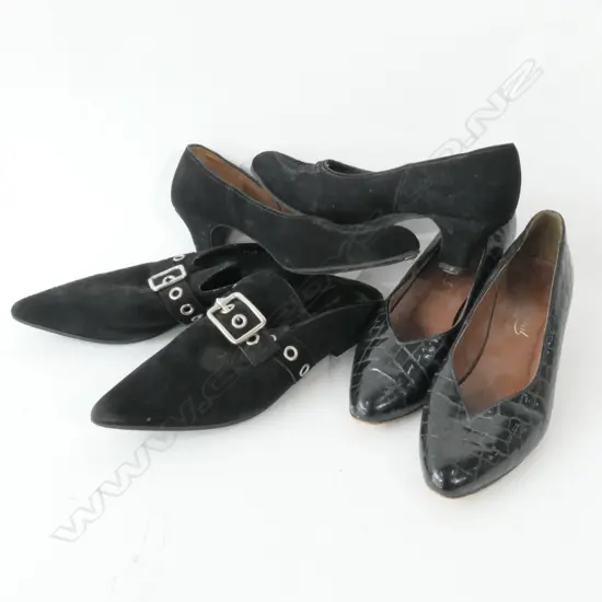 2 PAIRS VINTAGE SHOES SIZE 41/2 & 5 AND PR ROBERT CLERGERIE SLIDES SIZE 39