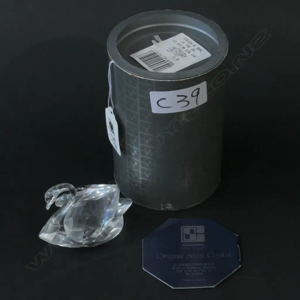 SWAROVSKI BOXED SWAN L 70 MM Image 1++