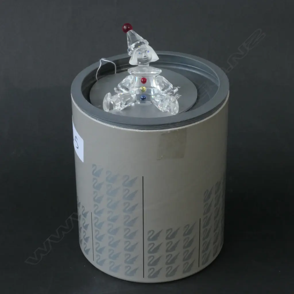 SWAROVSKI BOXED SEATED CLOWN H 50 MM Image 1++