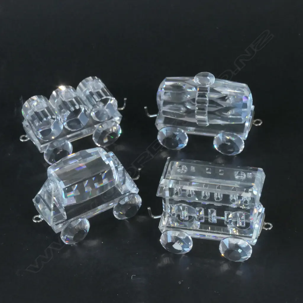 SWAROVSKI BOXED KEG CARRIAGES X 3 +PASSENGER CARRIAGE L 40 MM Image 1++