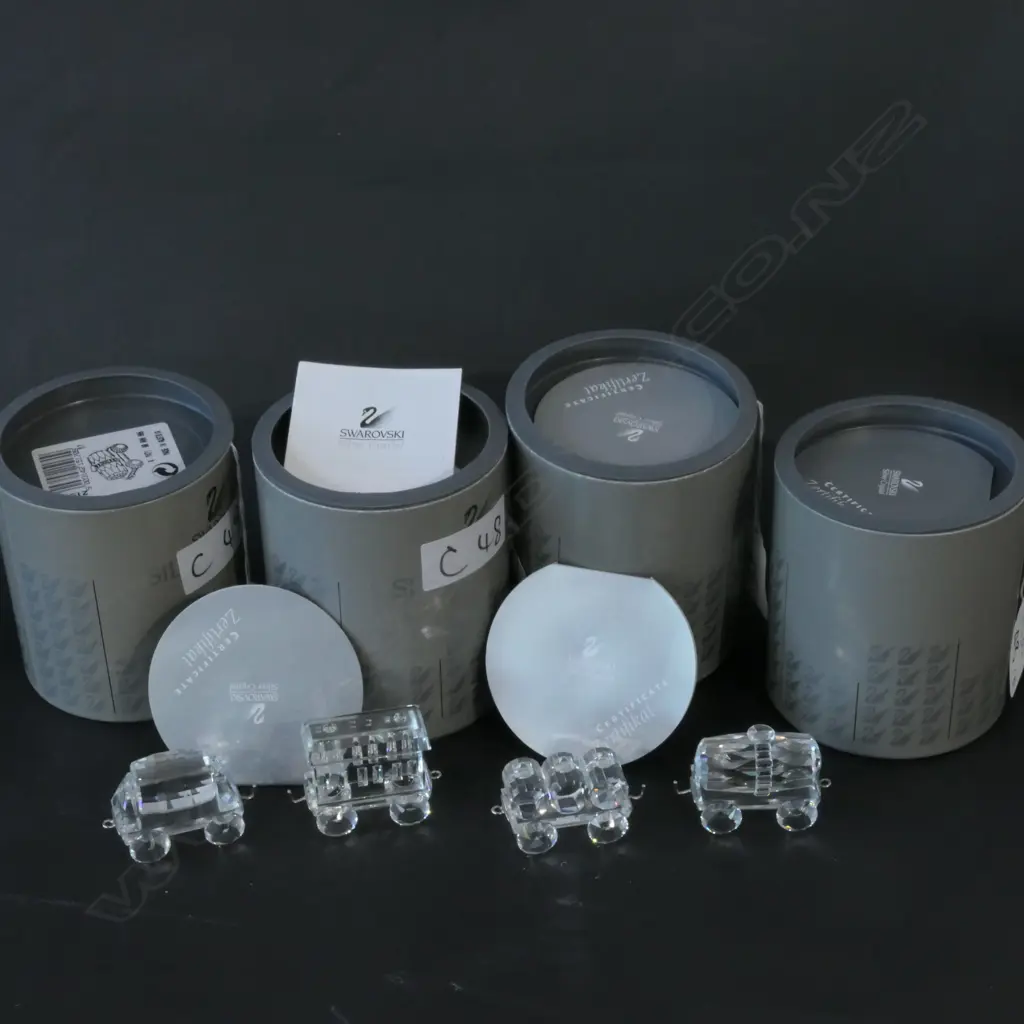 SWAROVSKI BOXED KEG CARRIAGES X 3 +PASSENGER CARRIAGE L 40 MM Image 1++
